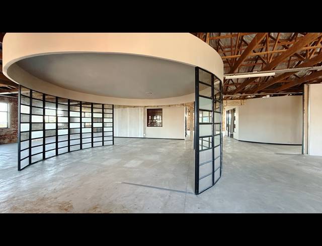 754M² OFFICE TO LET IN POINT WATERFRONT